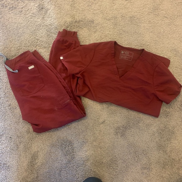 WOMENS FIGS - Maroon Set - Picture 2 of 3